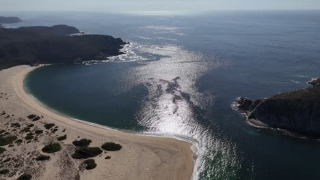 Aerial-perspectives-showcasing-Cacaluta-Bay's-splendor-in-Huatulco,-Oaxaca