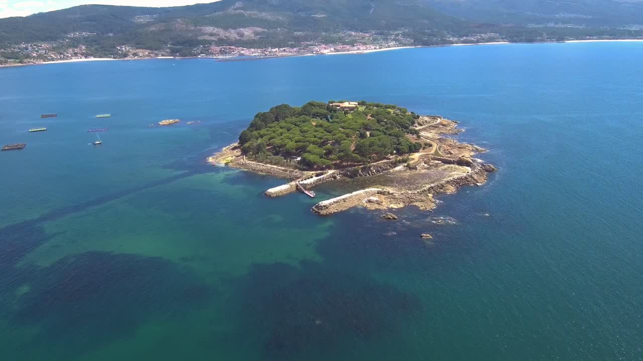 Veduta aerea di Illa de Creba nella Ria Muros y Noya, Galizia, Spagna