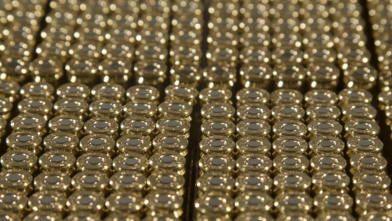 медленная сковорода над новыми патронами калибра 9 миллиметров