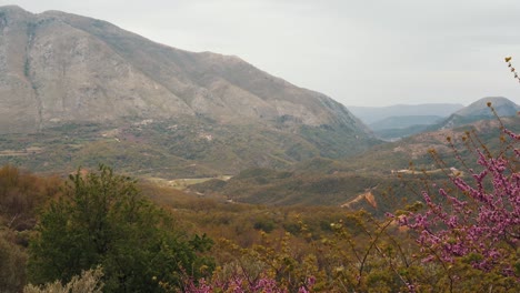 ciudad de gjirokaster en albania, lugares cinematográficos - sitio del patrimonio mundial de la unesco en 4k
