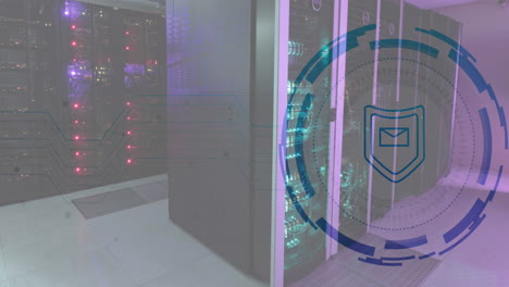 animación del sobre y el escudo en círculos de carga, bastidores de servidores de datos iluminados en la sala de servidores