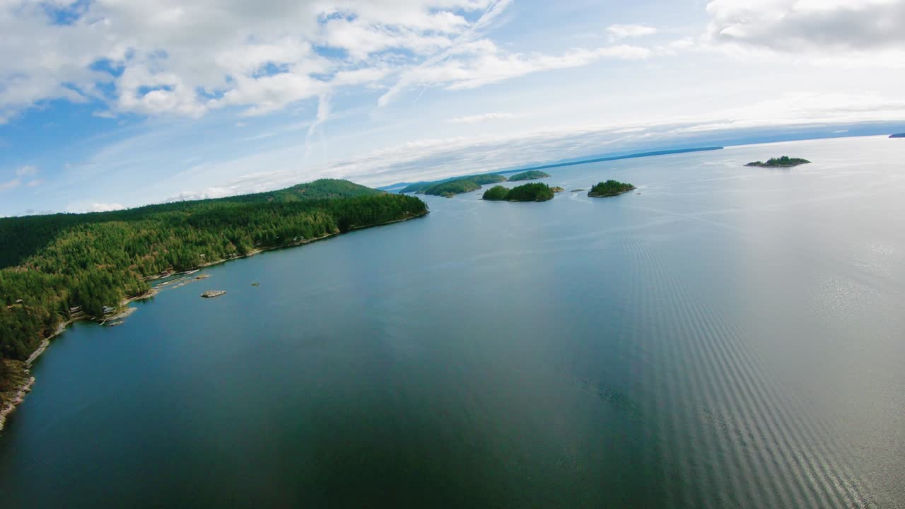 샤인 코스트 브리티시 컬럼비아 코플랜드 섬 북쪽의 공중 전망