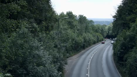 Zeitraffer-Des-Verkehrs-Auf-Der-A217,-Regate-Hügel,-Lange-Verschlusszeit