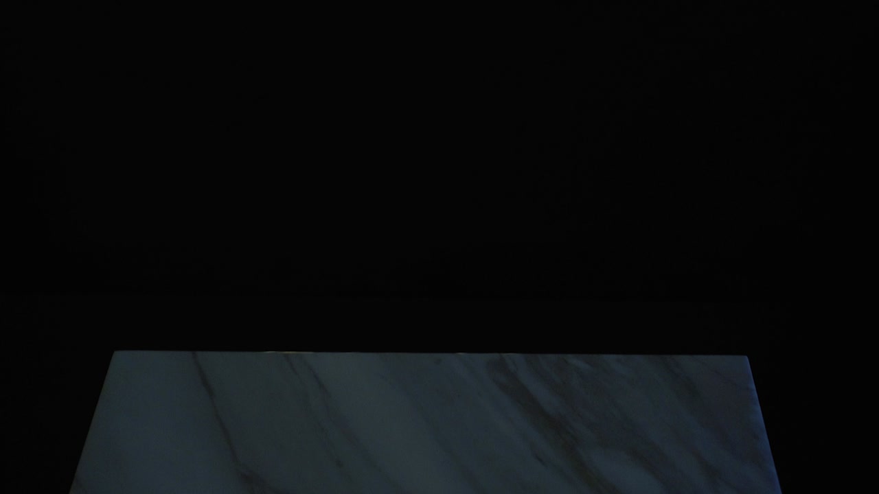 различные углы горения искусственного огня, создающие современное, ржавое, эмбиентное настроение