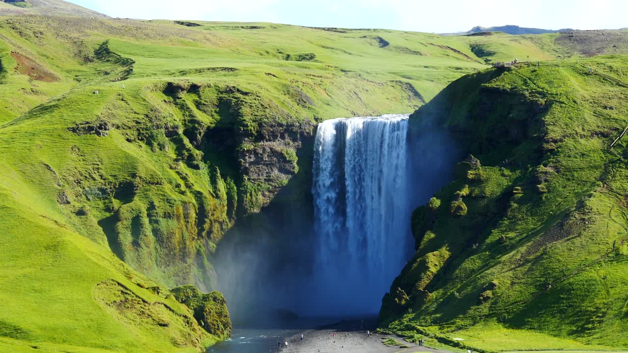 vista aérea alrededor de la zona de la cascada de skógafoss en islandia