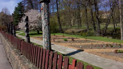 View-of-the-city-park-on-a-sunny-autumn-evening