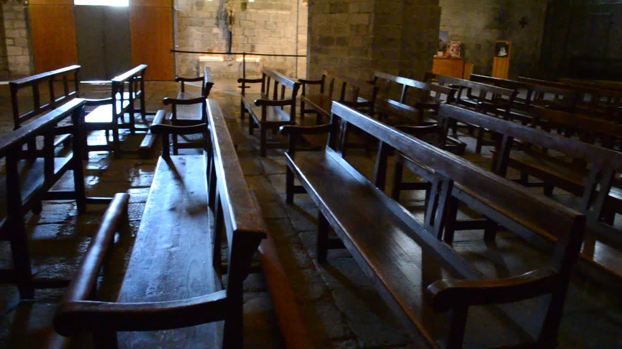 Il tetto dell'antica chiesa a Sant Pere de Rodes, Girona, Catalogna. Spagna