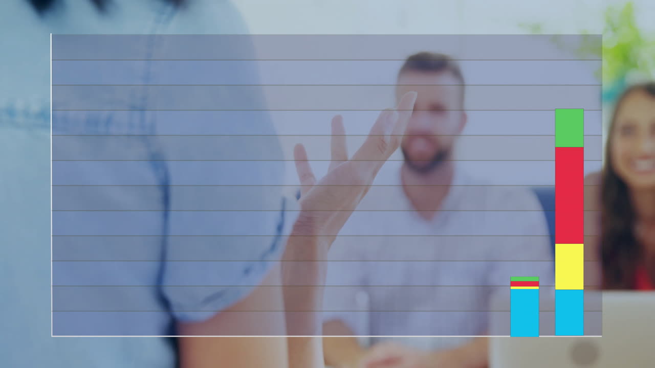 animación del procesamiento de datos sobre diversos colegas que se reúnen en la oficina