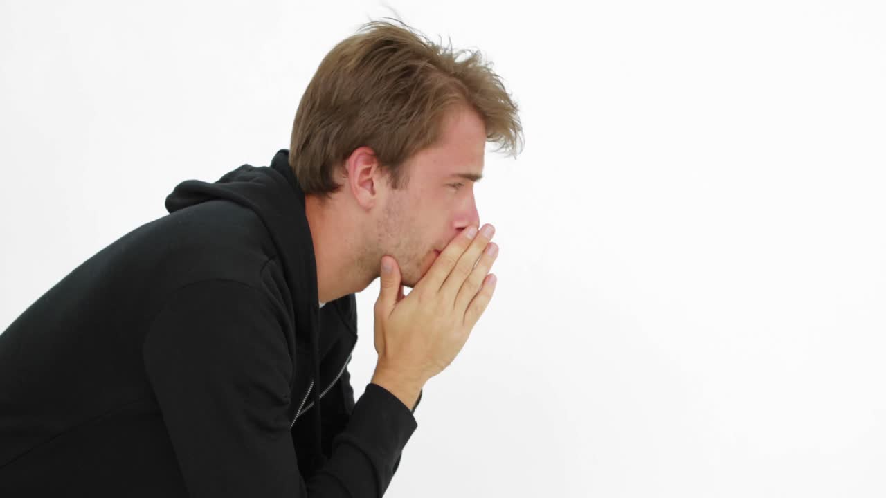 절망적인 젊은이가 그의 삶에 대해 생각하고