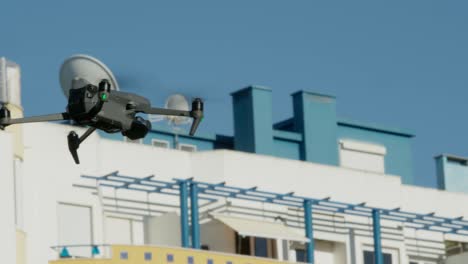 disparo estático de un avión no tripulado en el cielo