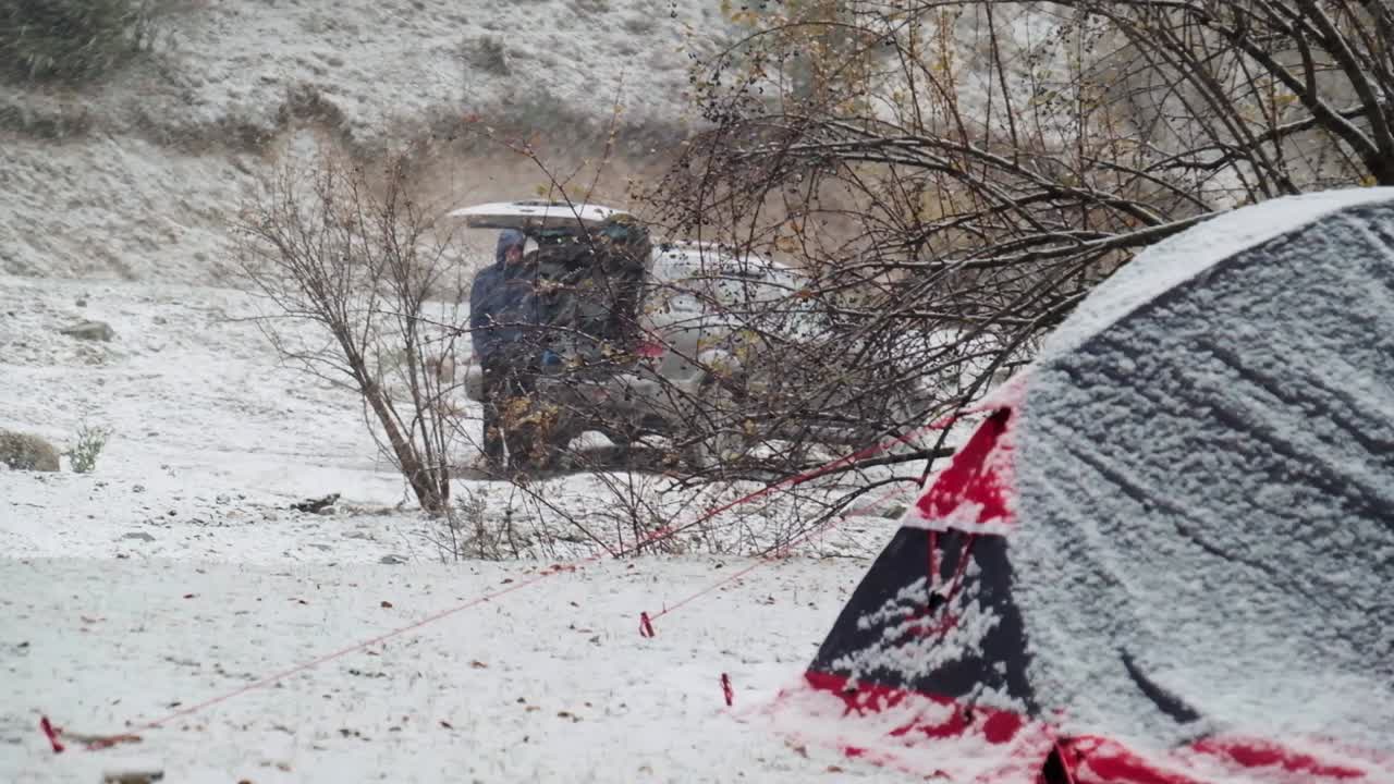 아름다운 강물이 흐르는 송쿨호수 3500m 캠핑장