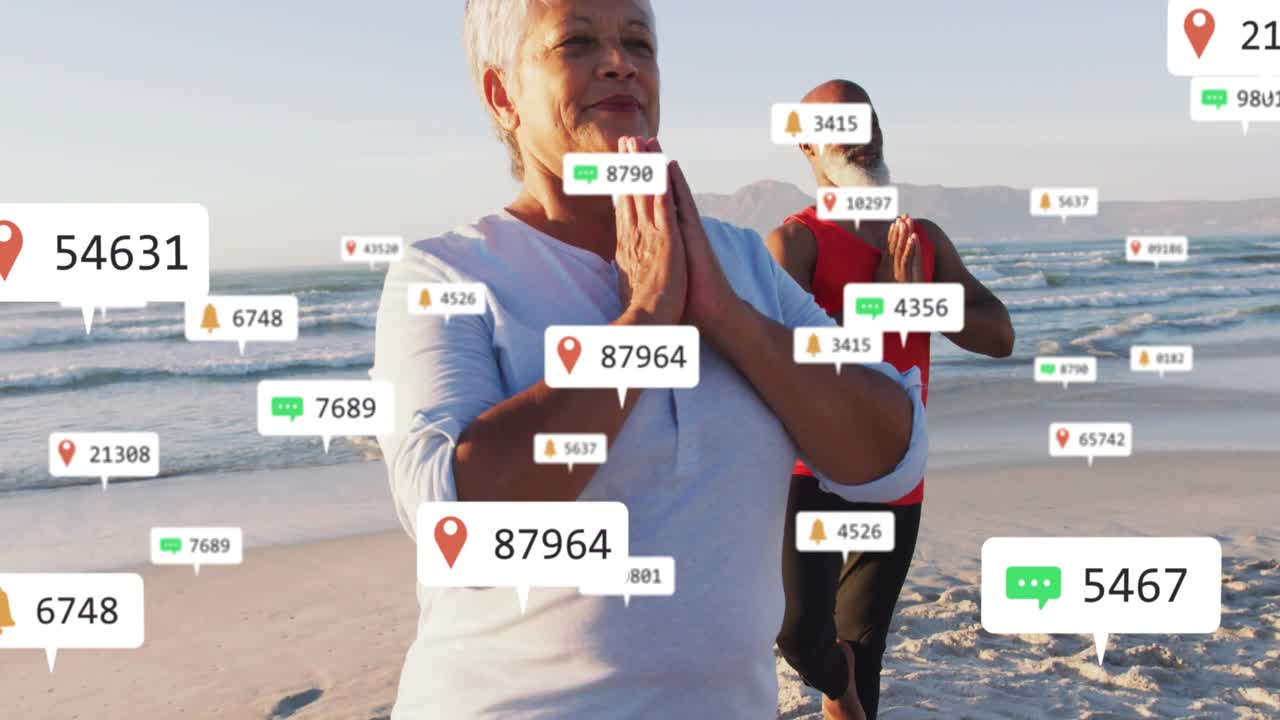 Přátelé cvičící jógu praktikují pozici stromu na pláži, což způsobuje, že se kolem nich hromadí metriky sociálních médií.