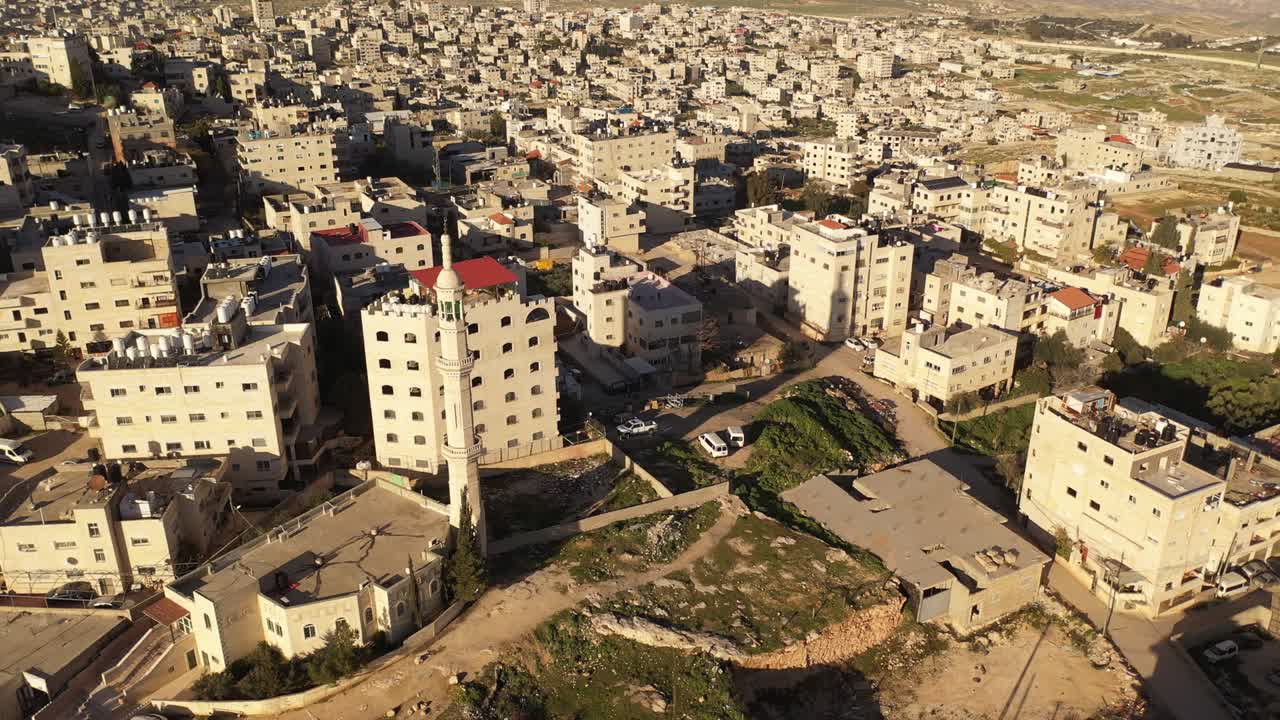 campamento de refugiados palestinos de anata y mezquita, jerusalén - vista aérea