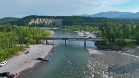 Campers-At-The-Campground-Near-The-Blankenship-Bridge-Over-The-North-Fork-Flathead-River-In-Montana,-USA