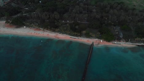 Aerial-drone-footage-of-Honolulu,-Hawaii