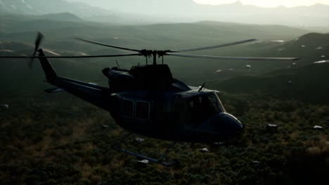 Helicóptero-Militar-De-Los-Estados-Unidos-En-Cámara-Lenta-En-Vietnam