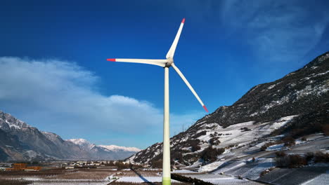 Gran-Molino-De-Viento-Moderno-Gira-En-El-Valle-Del-Ródano-En-Un-Soleado-Día-De-Invierno