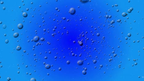 burbujas azules bajo el agua 4k
