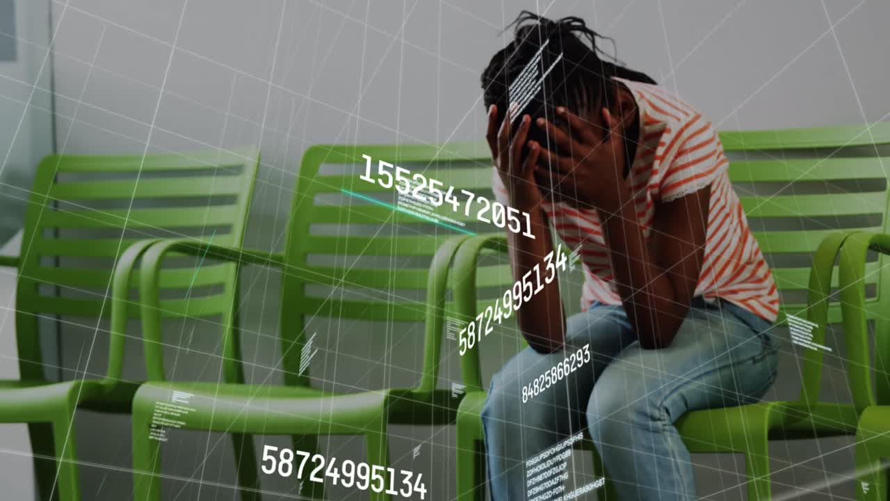 animación de números sobre triste mujer afroamericana en la sala de espera