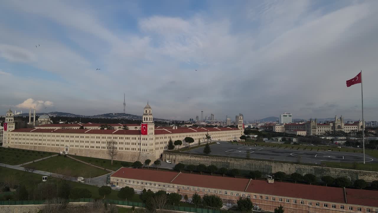 el video del drone del puerto de harem es de uskudar, estambul, turquía.