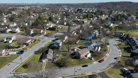 American-housing-and-residential-area-in-little-town-of-USA