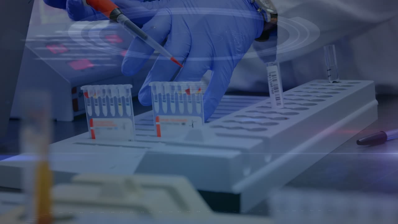 animación del procesamiento de datos sobre el científico con tubos de ensayo