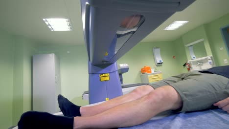 그래피 기계는 환자에게 mri, ct, 애완동물 스캐너를 작동시니다.