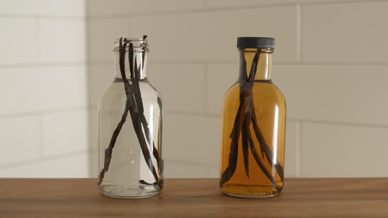 vainilla antes de la extracción a la izquierda y después de la extraccion a la derecha