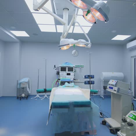 empty modern surgery room. operating room with modern medical equipment