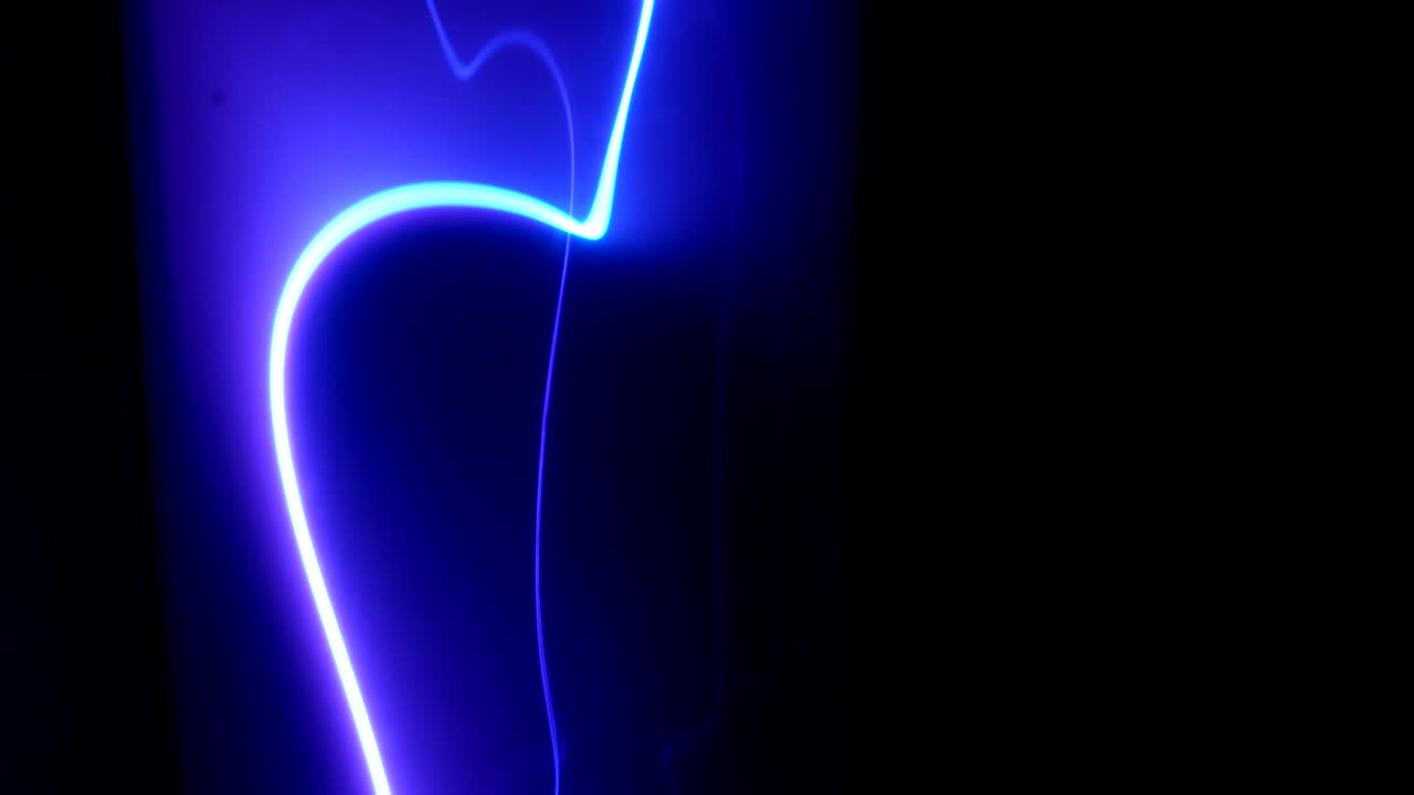 파란색 번개: 반이는 루프 플라즈마 배경