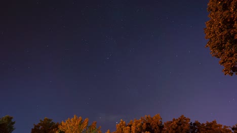 Timelapse-Del-Cielo-Nocturno-De-4k-Que-Muestra-Estrellas-Y-Aviones