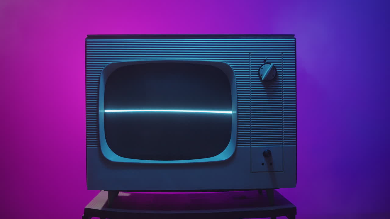 Televisore vintage con luce al neon