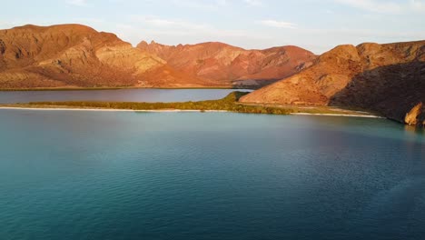 Goldene-Stunde-Am-Playa-Balandra,-Baja-California-Sur,-Mexiko