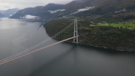 one of the longest suspension bridges in the world