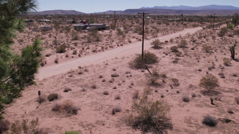 Joshua-Tree-California-Dirt-road-with-houses-in-desert-6