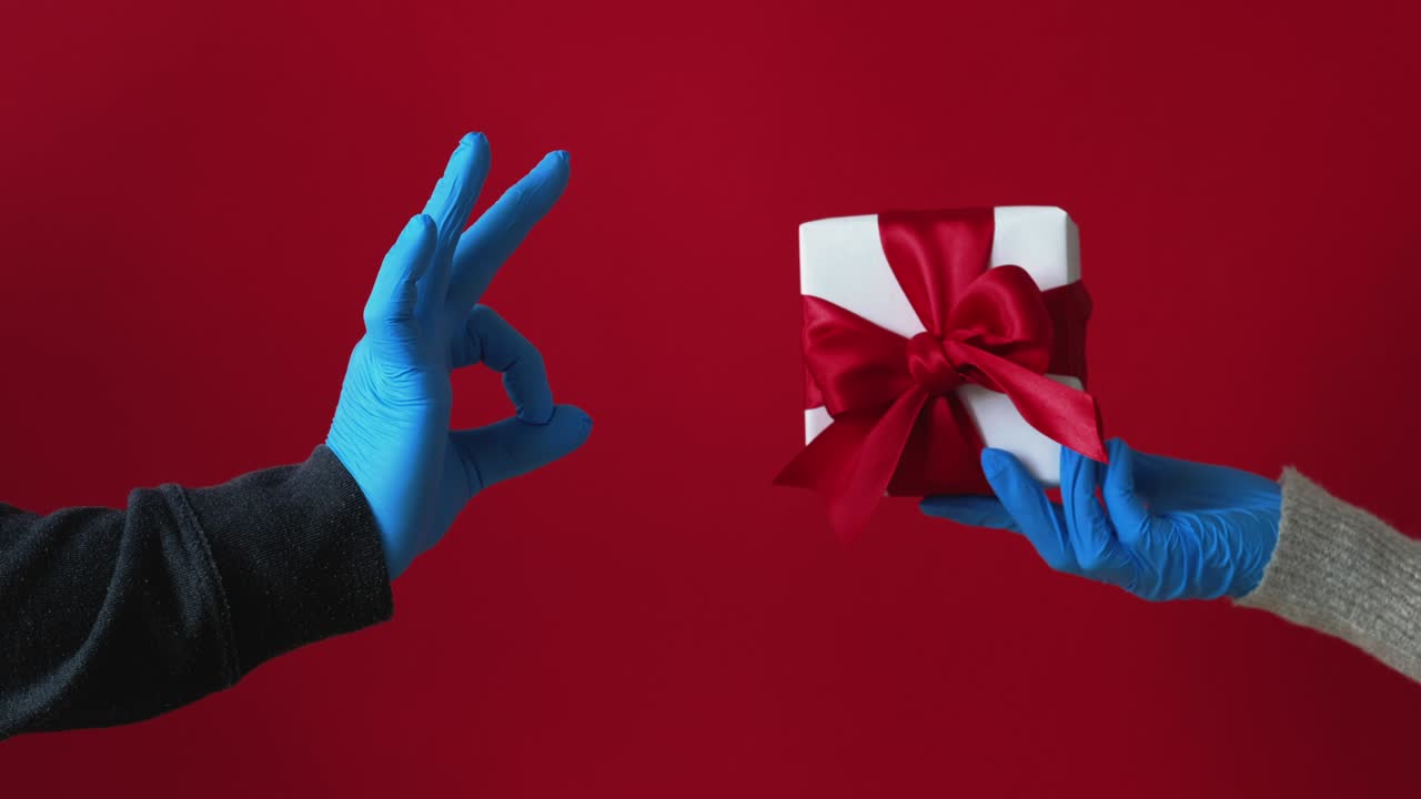 pandemic hygiene covid-19 xmas 2021 gift gloves