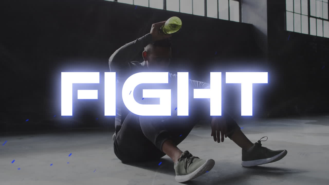 두 인종의 남자가 머리에 물을 부어 싸우는 텍스트의 애니메이션