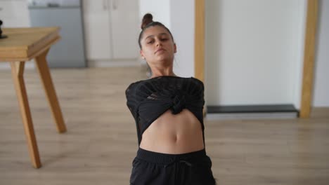 posturas de yoga en el hogar
