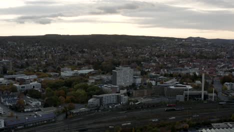 Toma-Aérea-De-Un-Dron-Del-Centro-Iduna-En-Göttingen