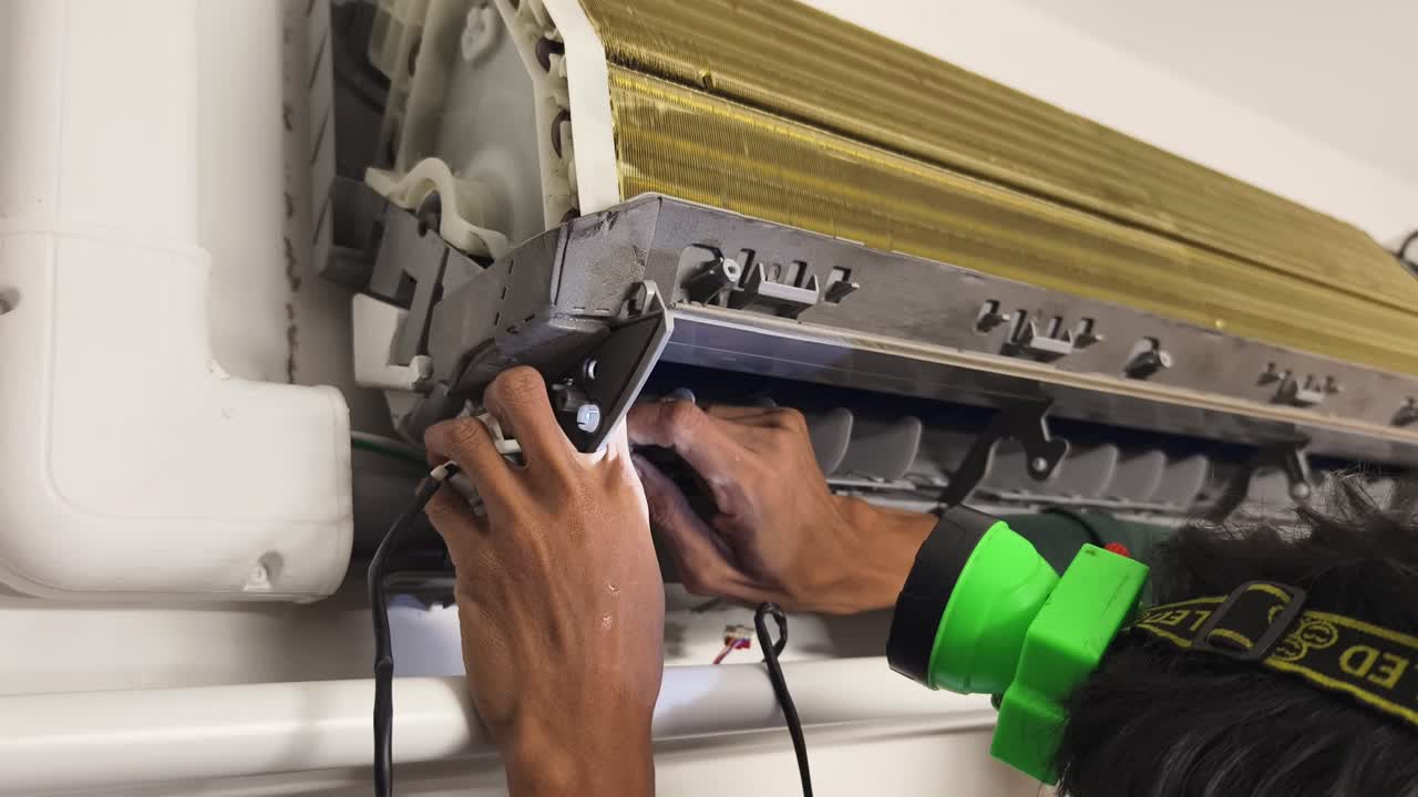 Air Conditioner Repair by Technician