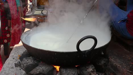 Leche-De-Almendras-Comida-Callejera-India-Estado-De-Rajasthan-En-El-Oeste-De-La-India.