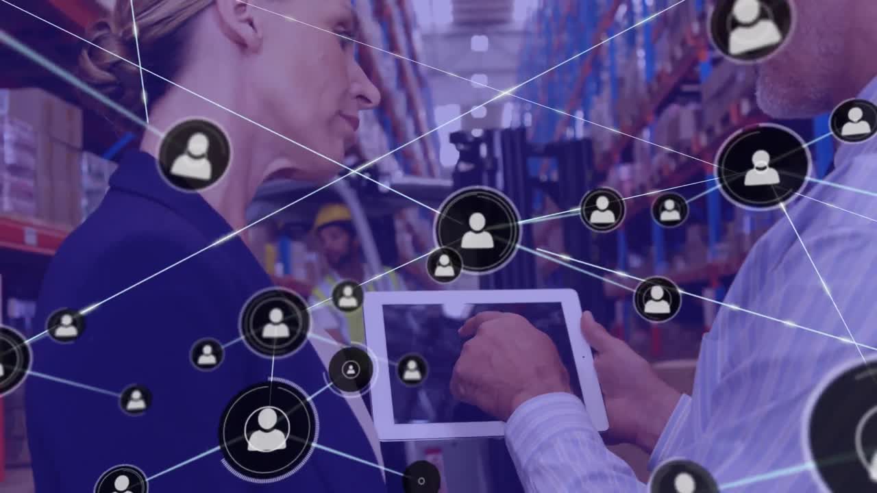 red de iconos de perfil sobre un supervisor caucásico masculino y femenino usando una tableta digital en el almacén