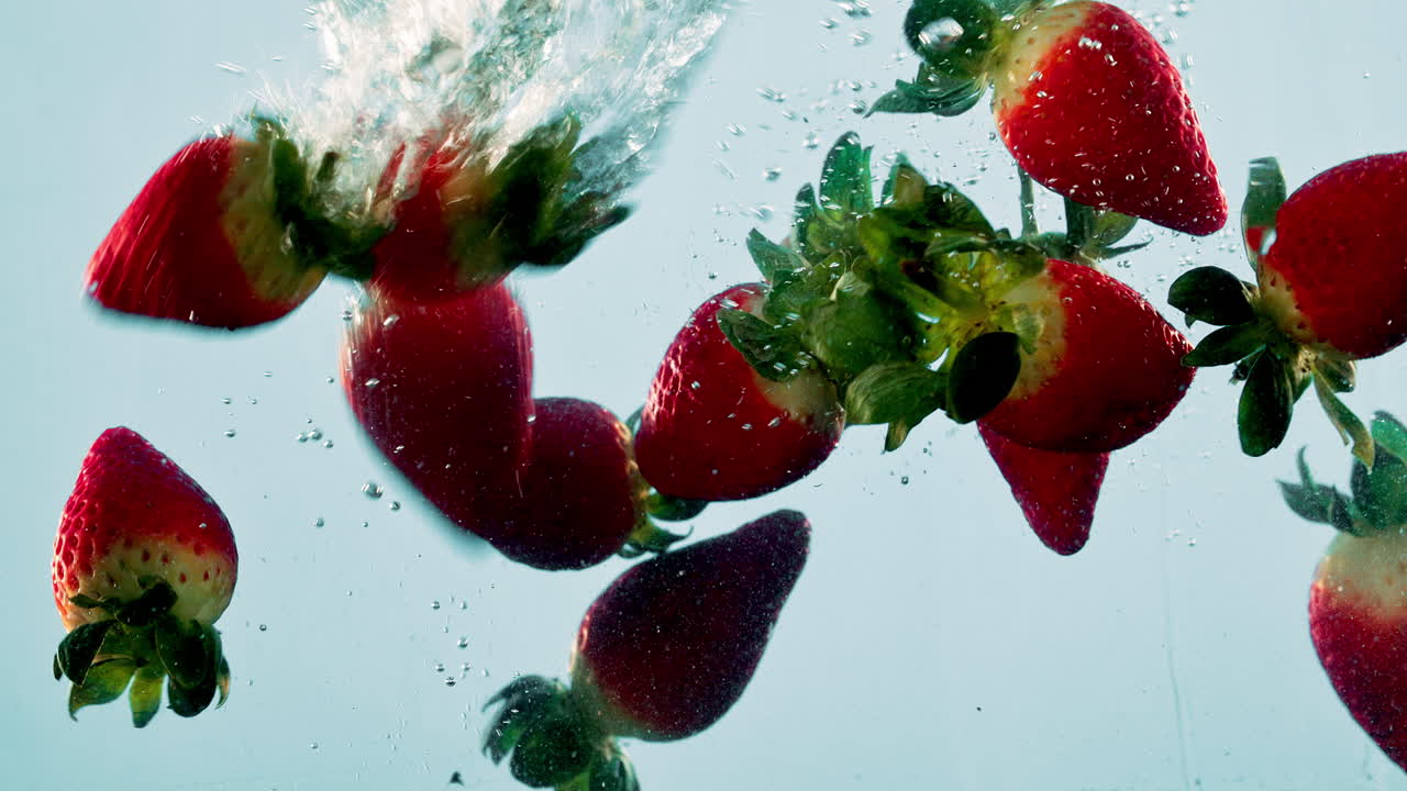 Fragole in acqua