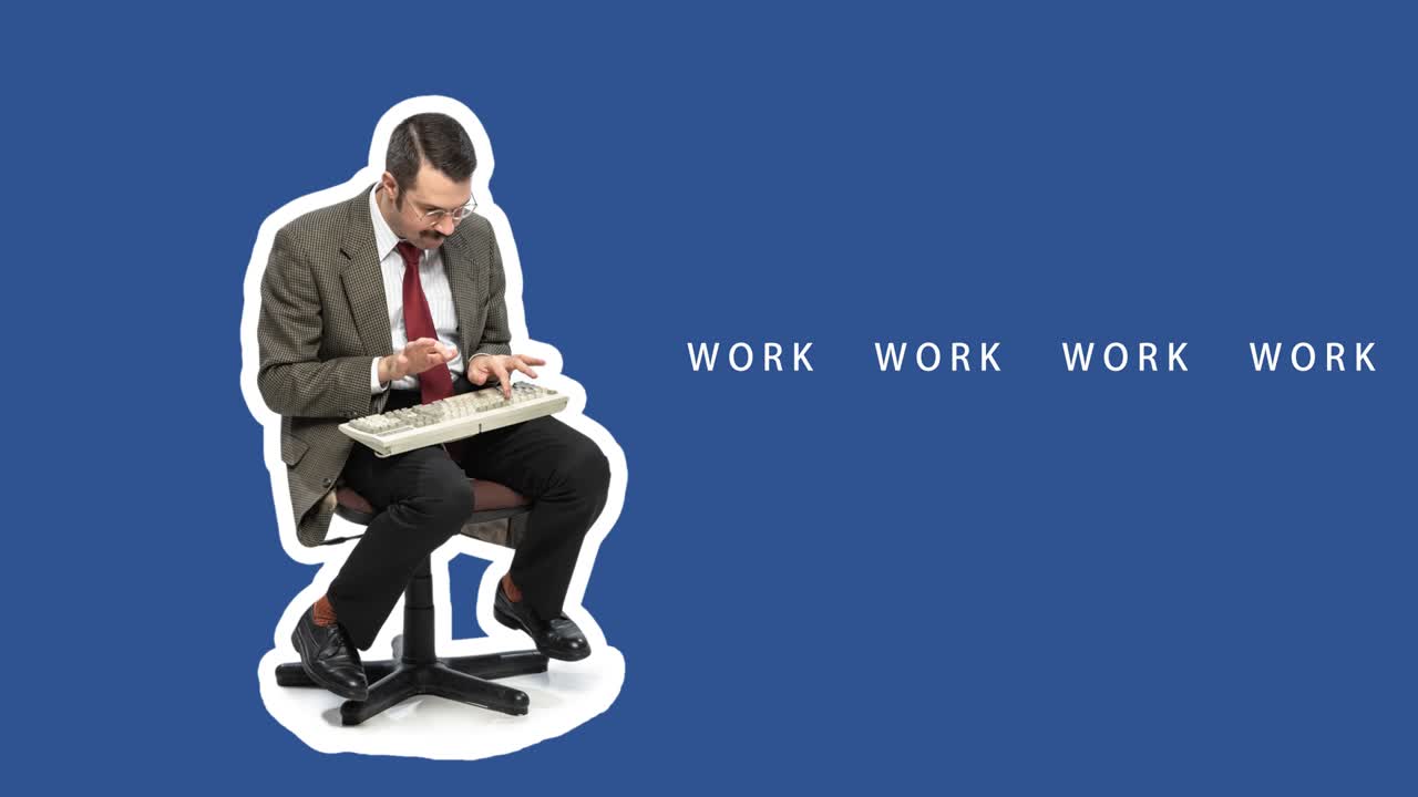 Uomo che digita un testo su una tastiera di computer. Freelance o impiegato