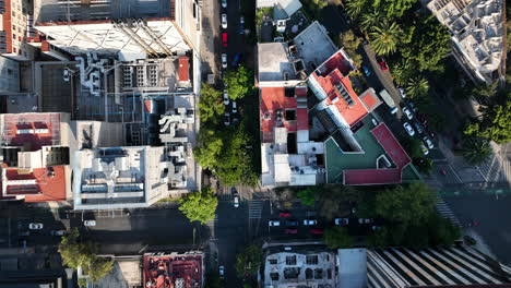 Drone-Aéreo-De-La-Ciudad-De-México-En-La-Hora-Mágica,-Calles-A-Vista-De-Pájaro