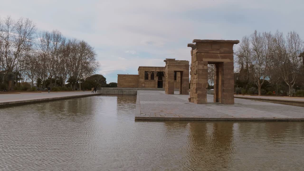 마드리드 의 웨스트 파크 에 있는 데보드 사원 - 데보드 성전