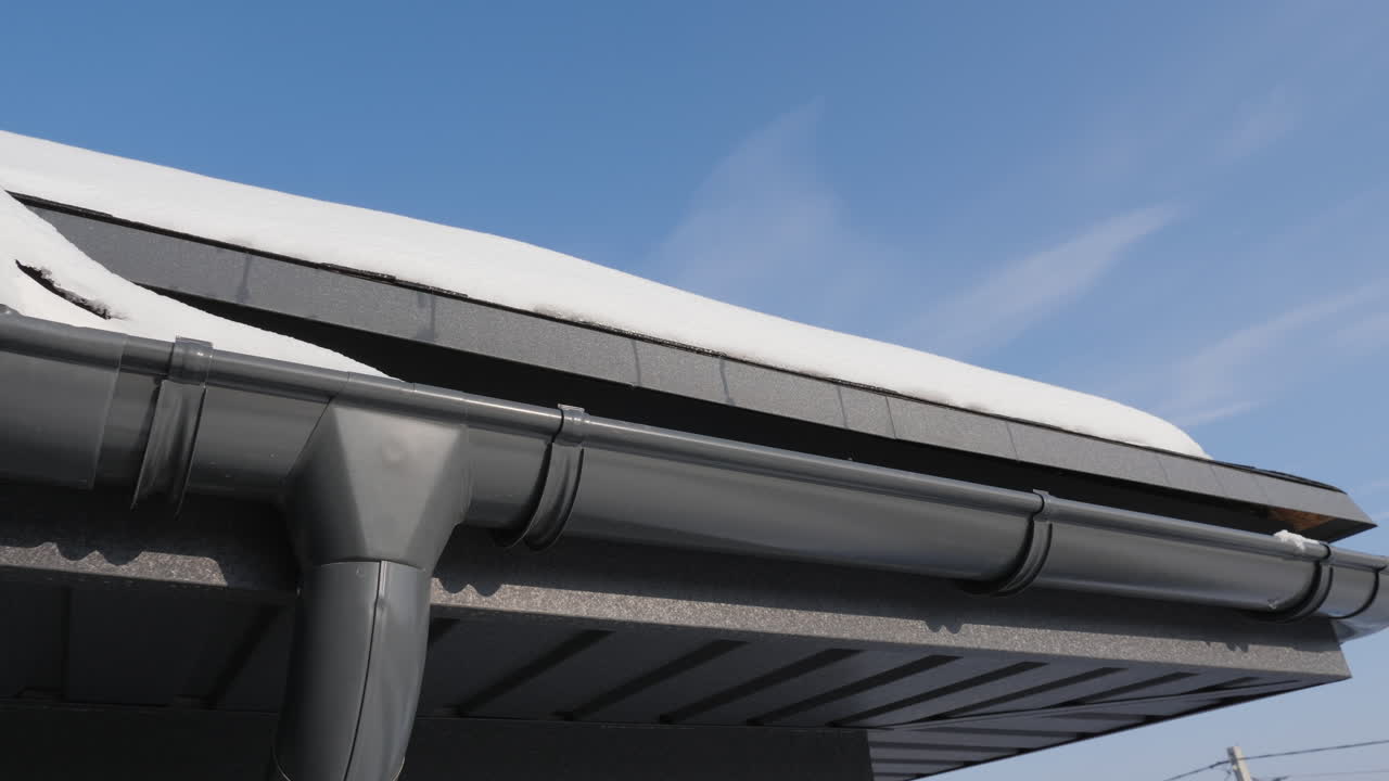 un techo con un sistema de drenaje 1