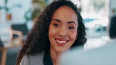 Happy,-woman-employee-and-computer-email