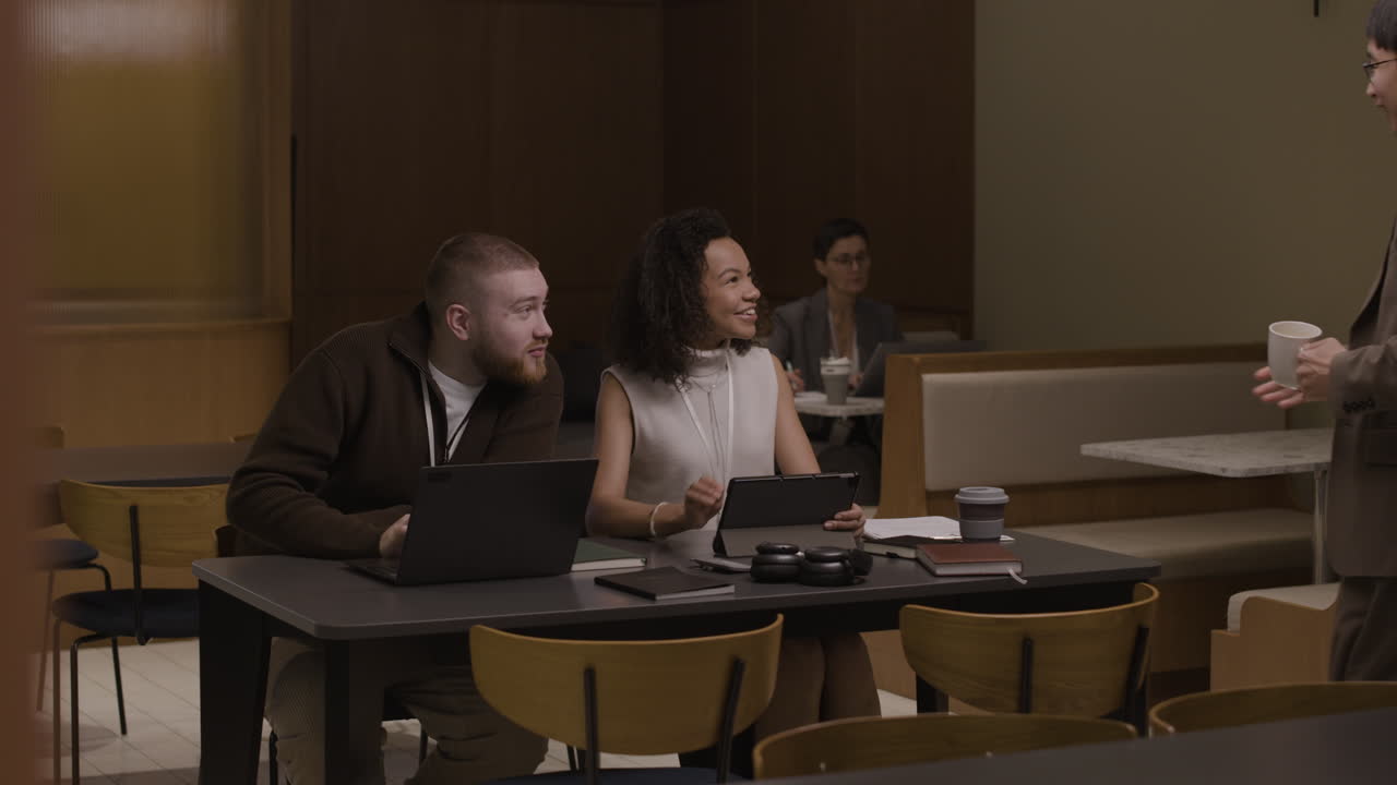 reunión de negocios en una oficina moderna