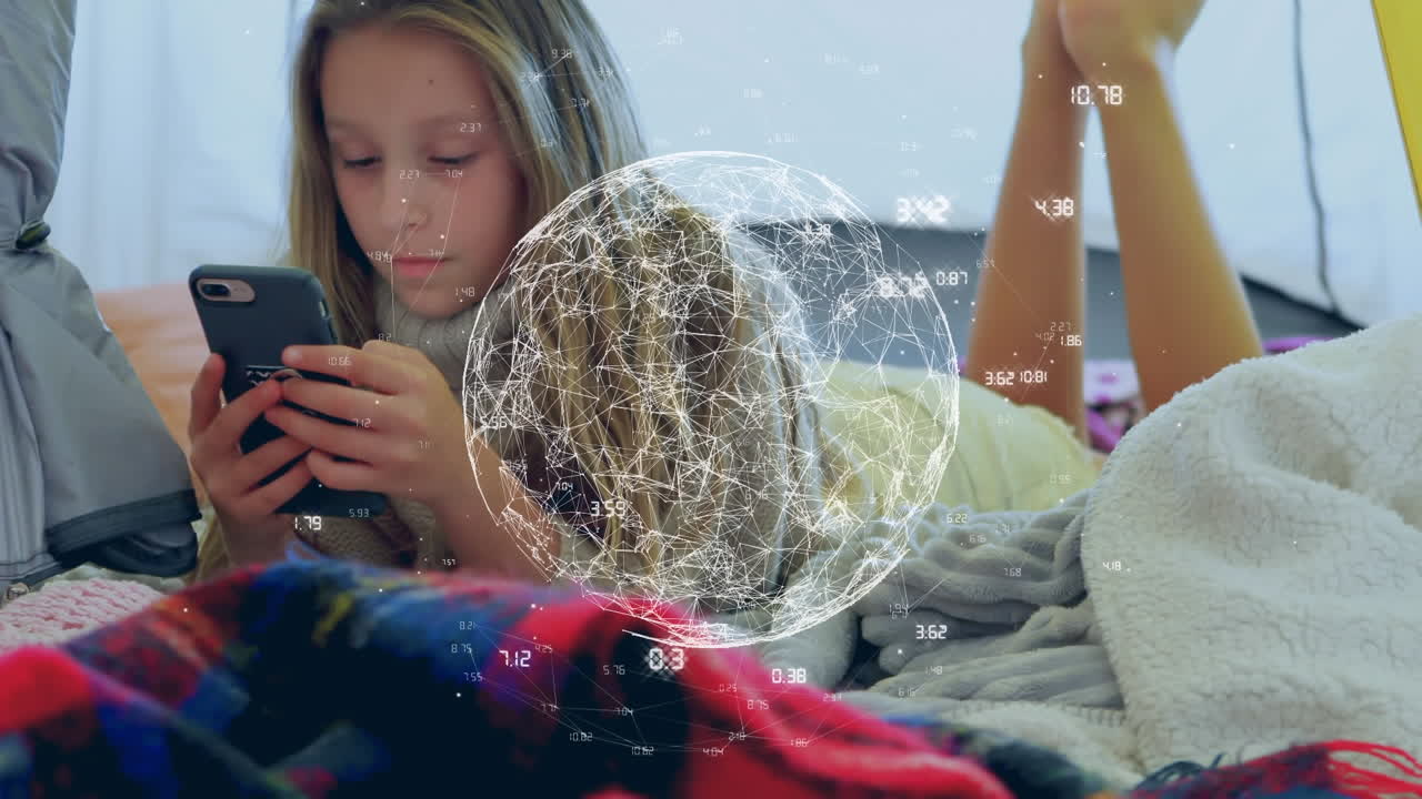 디지털 글로브의 애니메이션과 스마트 폰을 사용하는 여성에 대한 데이터 처리